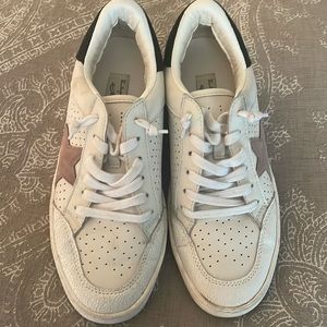 Vintage Havana tennis shoes